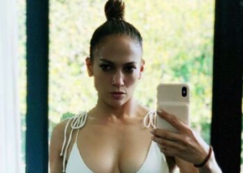 Instagram | @jlo