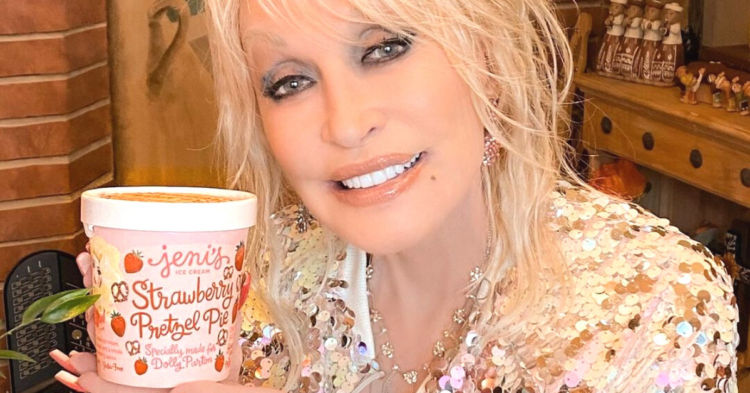 Instagram | @dollyparton