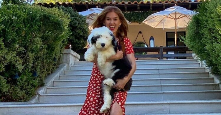 Instagram | @islafisher