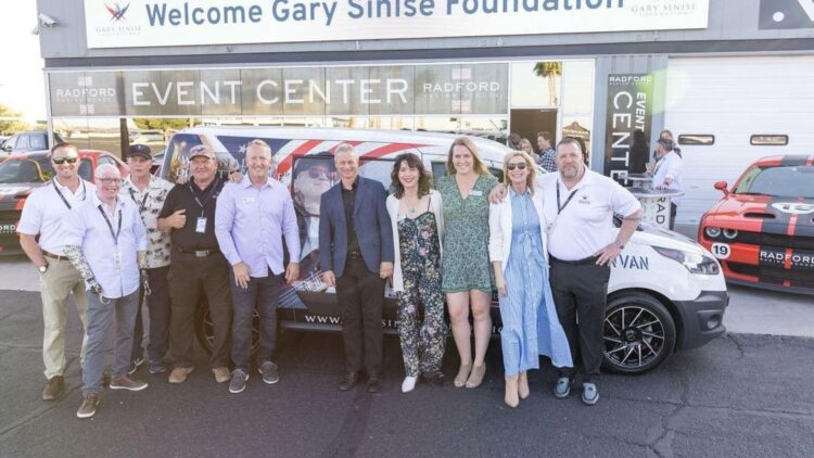 reddit | GarySiniseOfficial