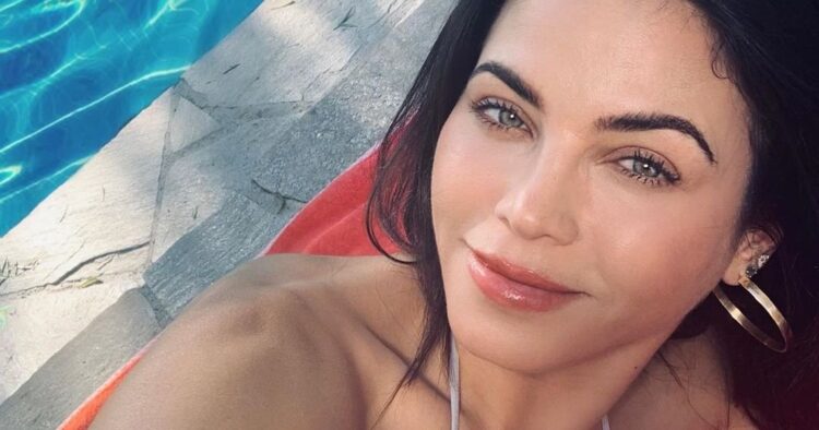 Instagram | @jennadewan