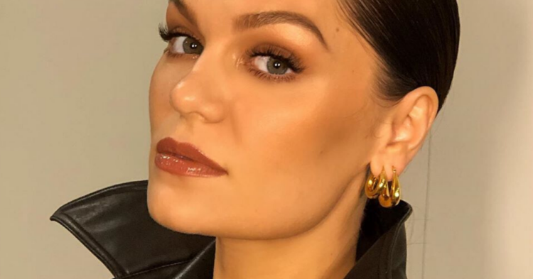 Instagram | @jessiej