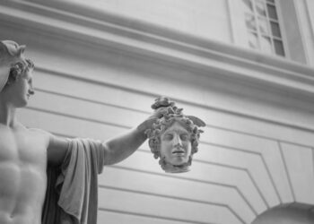 Unsplash | Alison Courtney