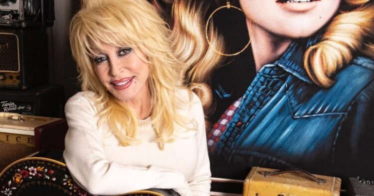 Instagram | @dollyparton