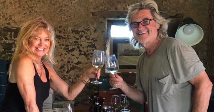 Instagram @goldiehawn