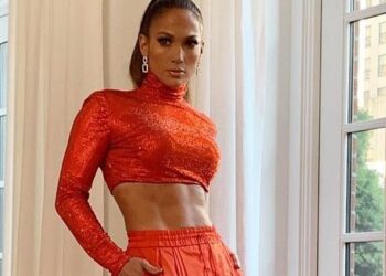 Instagram | @jlo