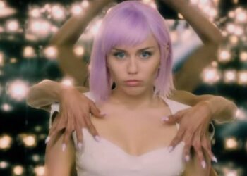 Twitter | @blackmirror