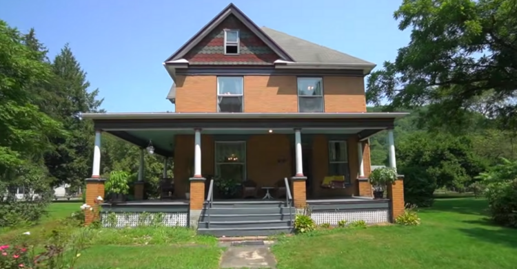 YouTube | Buffalo Bill's House