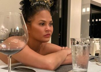 Instagram | @chrissyteigen