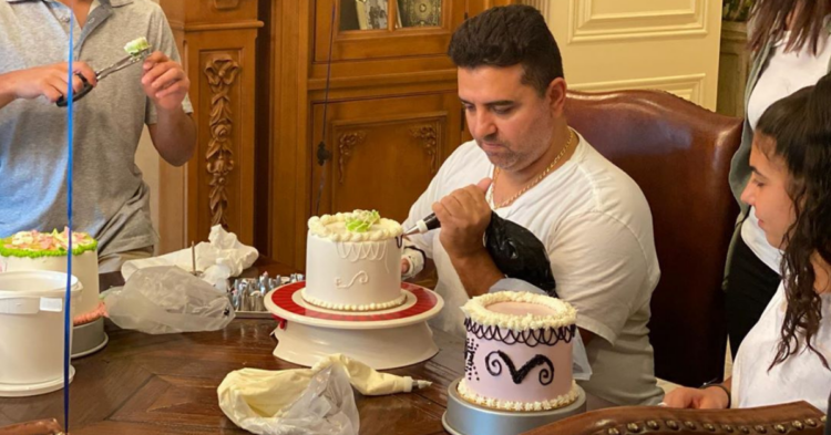 Instagram | @buddyvalastro