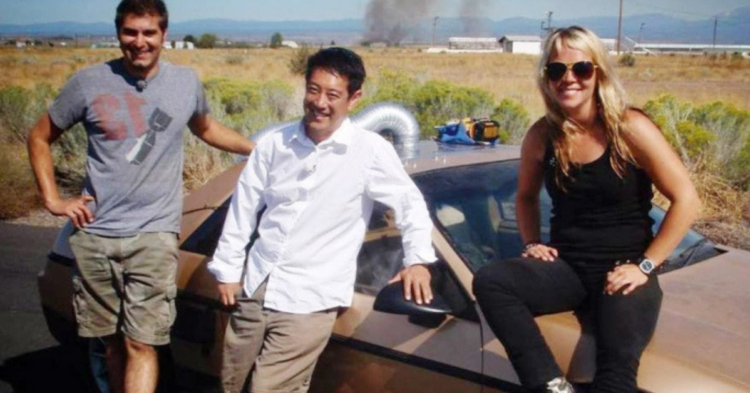Twitter | @jessicombs