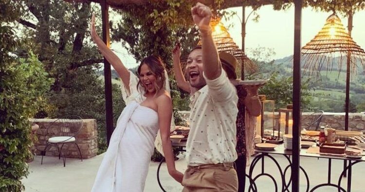 Instagram | @chrissyteigen
