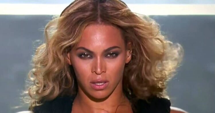 YouTube | Adoring Beyoncé