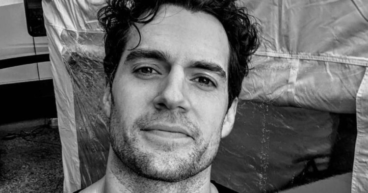 A black and white selfie of Henry Cavill.