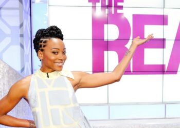 Erica Ash posing on TV show
