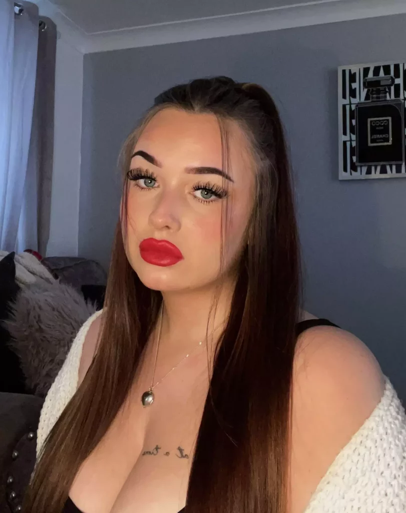 A selfie of Courtney Ingham at home