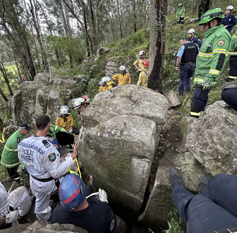 NSW Ambulance mountain rescue mission team