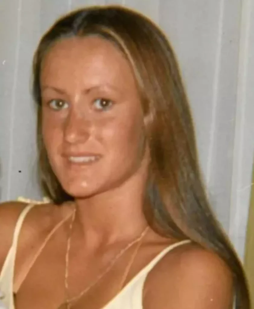 Narelle Cox (Australian Missing Person's Register)