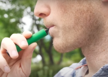 Man vaping via YouTube