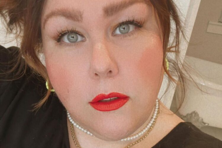 chrissy metz selfie