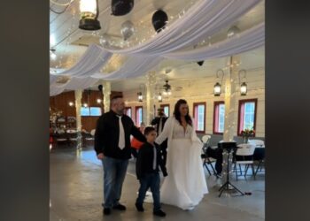 Bride Kalina Marie had no one show up at her wedding