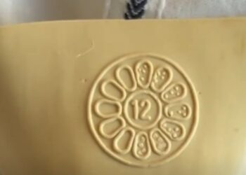 The sign on the hot water bottle that indicates its manufacture date