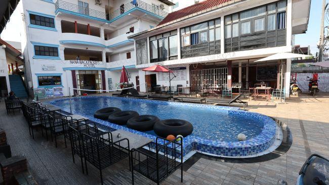 Nana Backpacking Hostel.