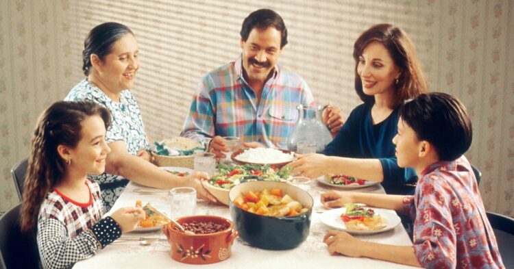Family dining together (National Cancer Institute via Unsplash)