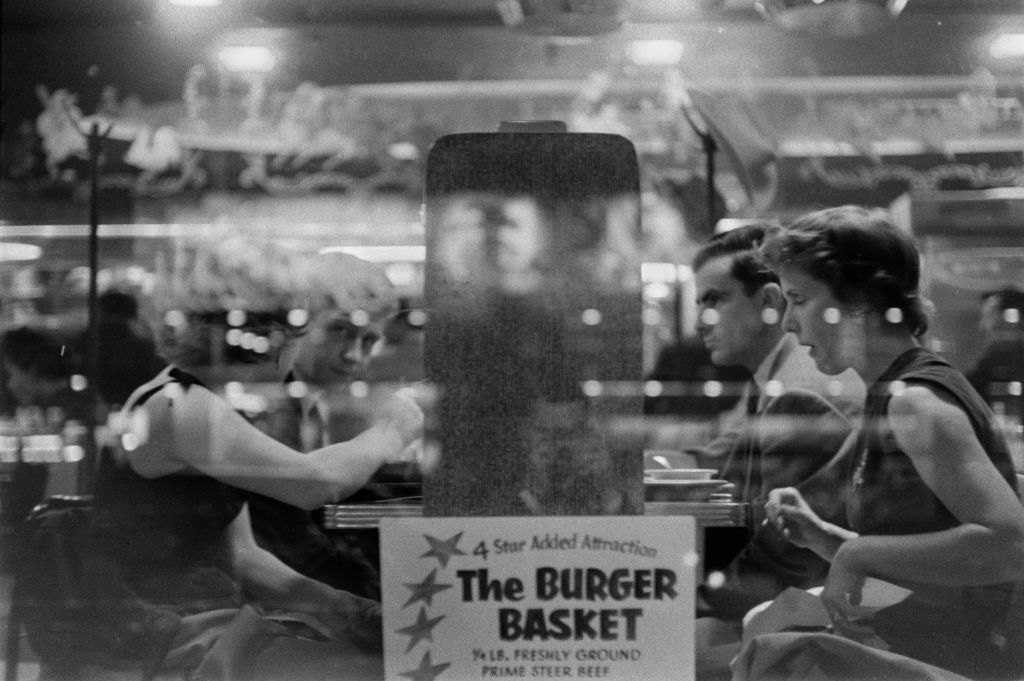 Burger Basket Double Date