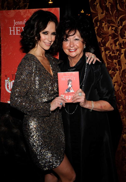 Jennifer Love Hewitt's