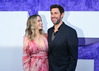 US writer/director John Krasinski and his wife actress US-British actress Emily Blunt arrive for the premiere of 