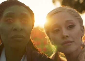 Still of Glinda and Elphaba from the movie Wicked (Universal Pictures)