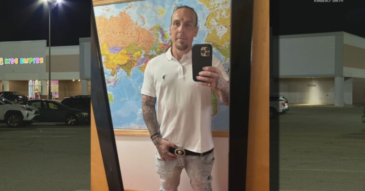 Derek Sink, 39, was found dead in a tanning bed at Planet Fitness