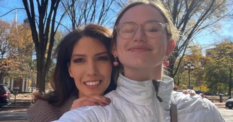 Violet's selfie with Jennifer Lopez's sister