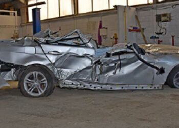 Car wreckage from the crash (Thames Valley Police/PA)