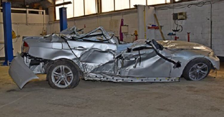 Car wreckage from the crash (Thames Valley Police/PA)