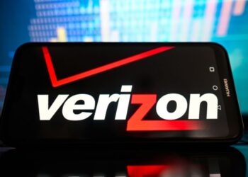 Verizon (Photo Illustration by Omar Marques/SOPA Images/LightRocket via Getty Images)