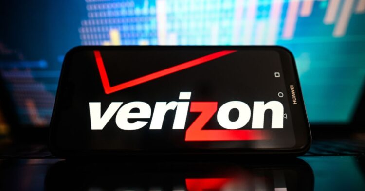 Verizon (Photo Illustration by Omar Marques/SOPA Images/LightRocket via Getty Images)
