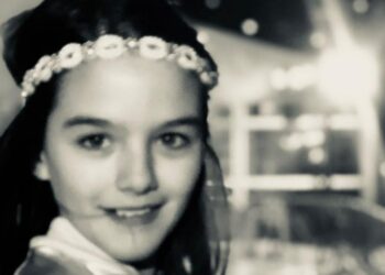 Katie Holmes defends Suri Cruise from false reports