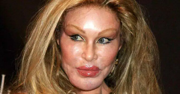 People pay tribute to Jocelyn Wildenstein after her death