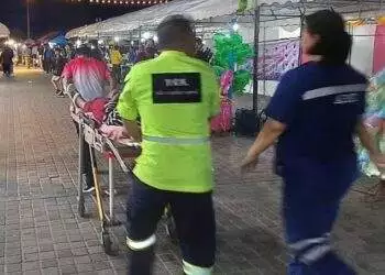 Authorities helping injured people at the festival (ViralPress)