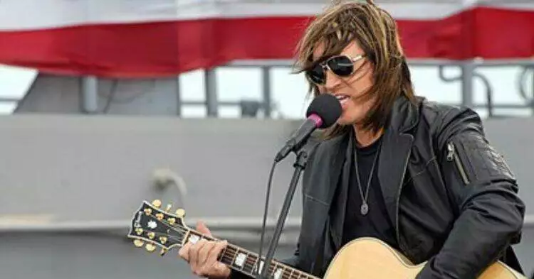 Billy Ray Cyrus, host for NBC's 