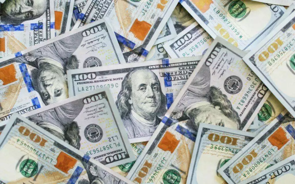 Dollar Bills (Unsplash | Giorgio Trovato)