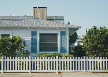 House exterior (Unsplash | Gustavo Zambelli)