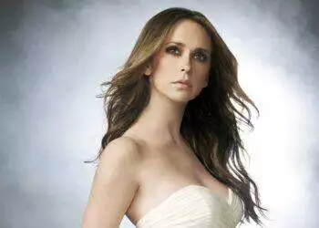 Jennifer Love Hewitt slams ageism in Hollywood