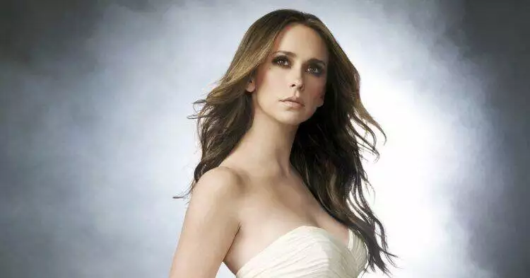 Jennifer Love Hewitt slams ageism in Hollywood