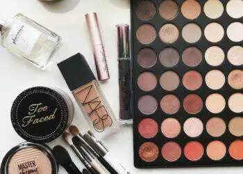 close-up photography of assorted cosmetics