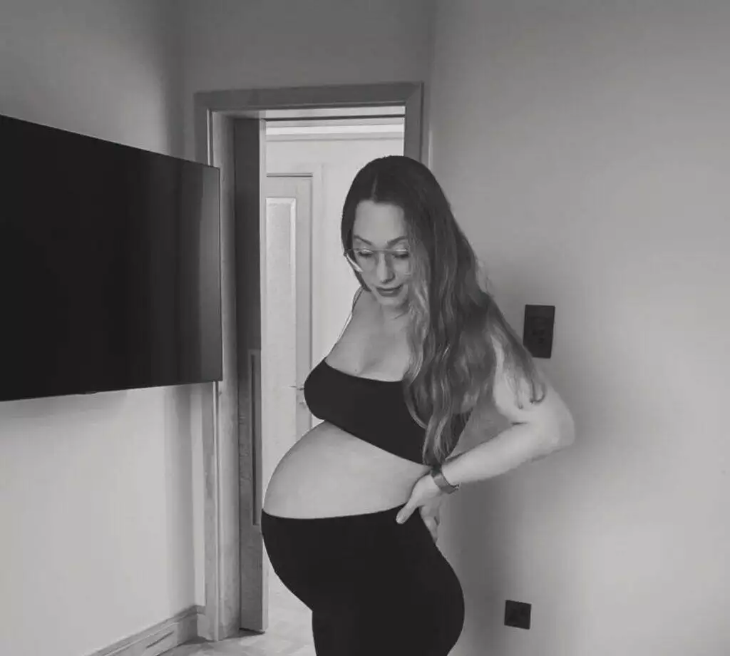 Pregnant Natalie Viscuso