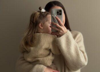 Mom and daughter beige aesthetic