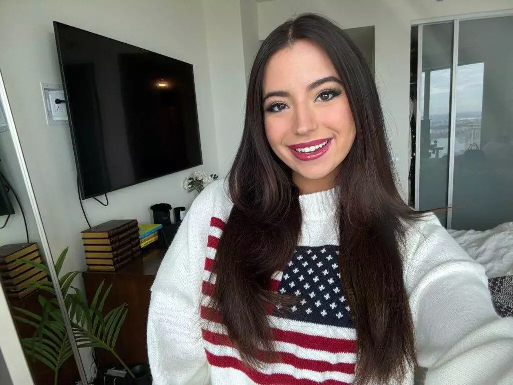 Ashley St Clair (X stclairashley)